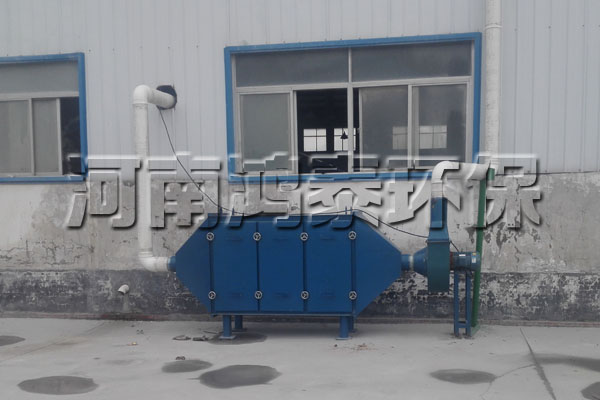 河南温县塑胶管道车间活性炭除尘器